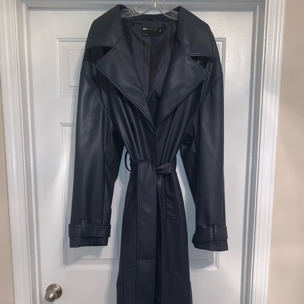 Gorgeous long leather oversized trench coat. Size 12 but fits size 14! - Picture 2 of 9